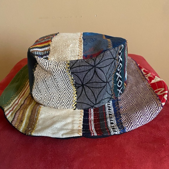 Wide brim hat - Picture 3 of 7